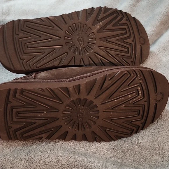 Ugg slippers - Picture 4 of 7